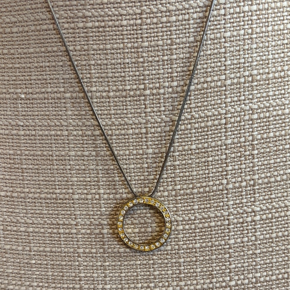 Chic Two-Tone Circle Pendant Necklace